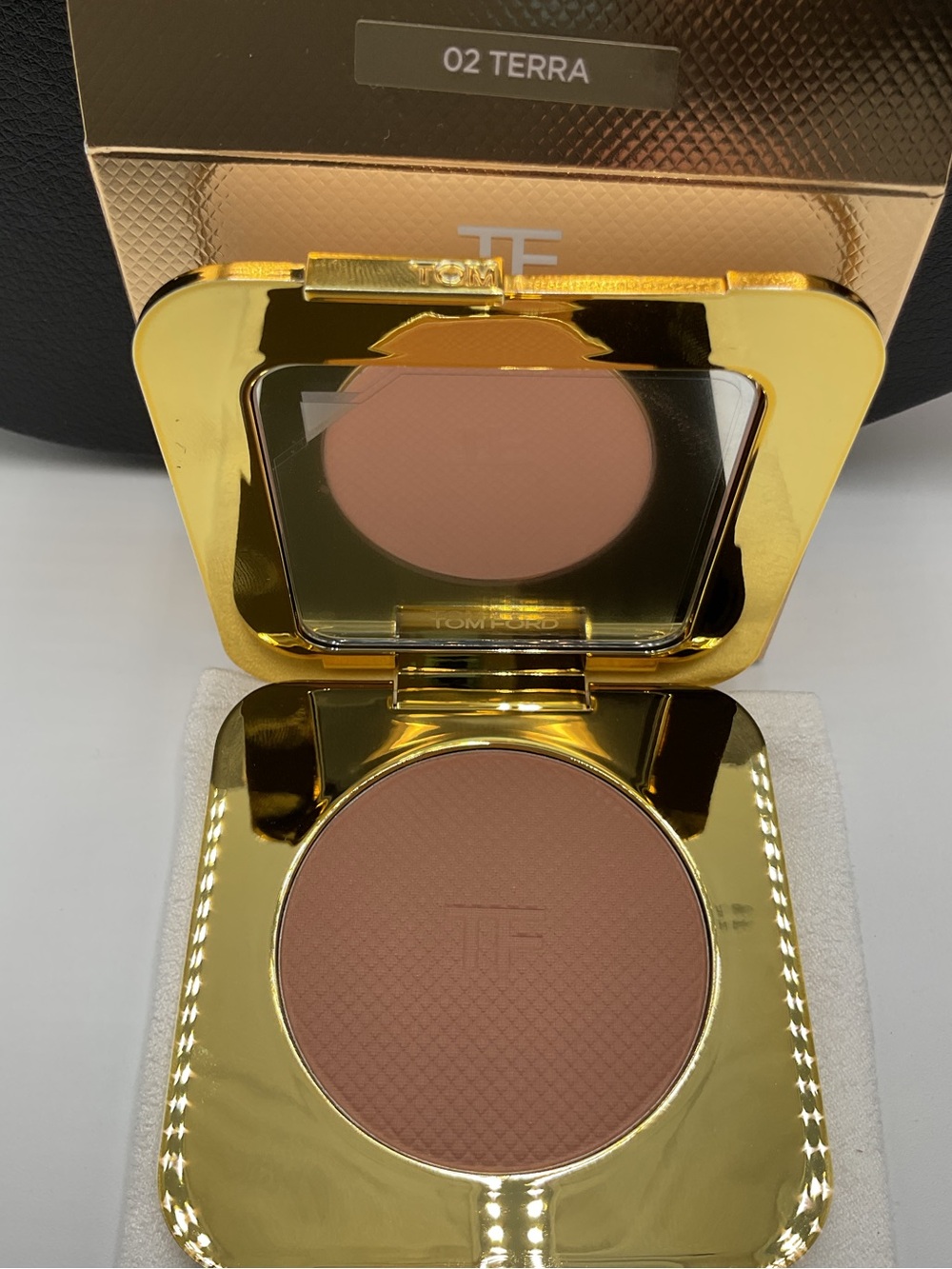 Tom Ford Soleil Glow Bronzer in 02 Terra - BNIB & Discontinued Formula - Picture 9 of 16